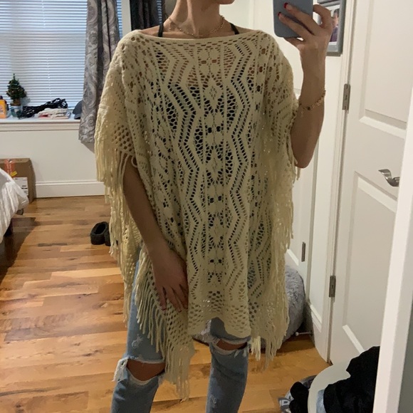 Cream Poncho - Picture 3 of 5